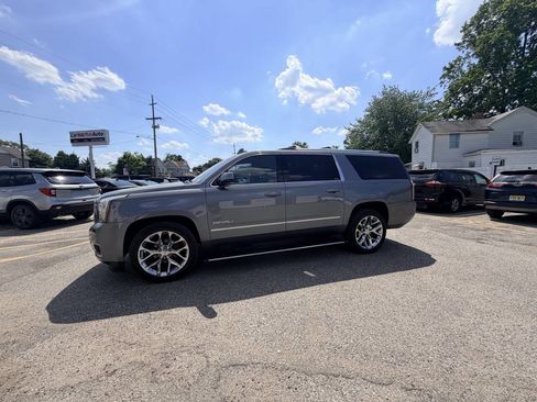 Used 2019 GMC Yukon XL Denali w/ Denali Ultimate Package AWD/4WD image 49