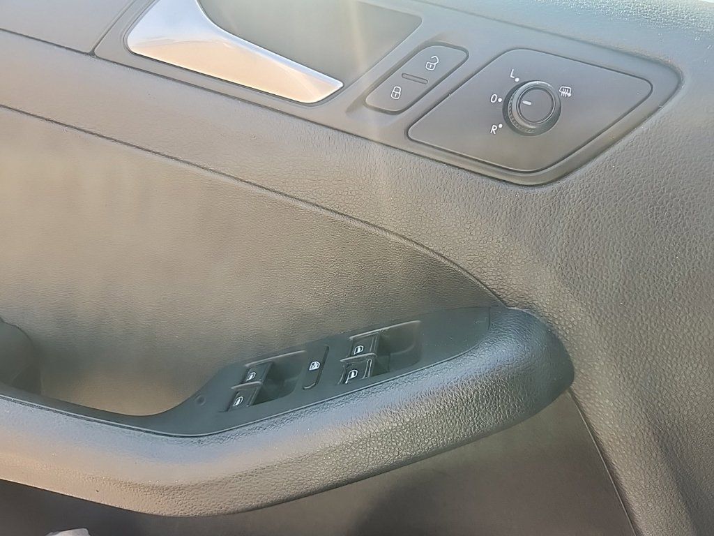 Used 2016 Volkswagen Jetta S FWD image 24