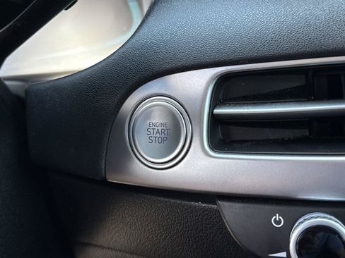 Used 2024 Hyundai Palisade SEL FWD image 19