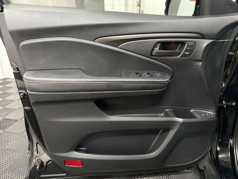 Used 2025 Honda Passport TrailSport image 18