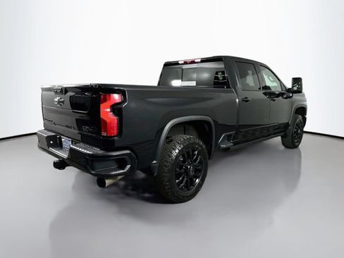 Used 2025 Chevrolet Silverado 2500 High Country w/ Midnight Edition AWD/4WD image 8
