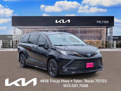 Used 2024 Toyota Sienna XLE Woodland Edition