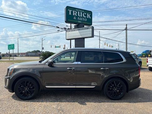 Used 2020 Kia Telluride SX w/ Towing Package FWD image 2