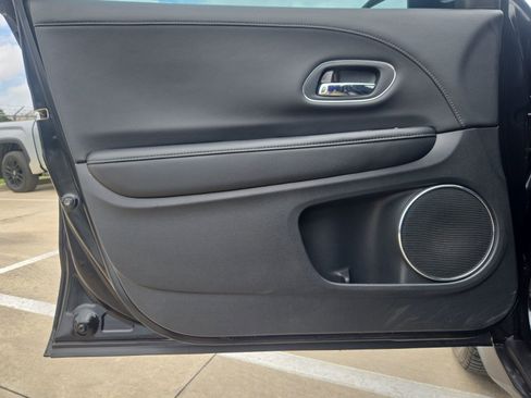 Used 2019 Honda HR-V EX-L image 12