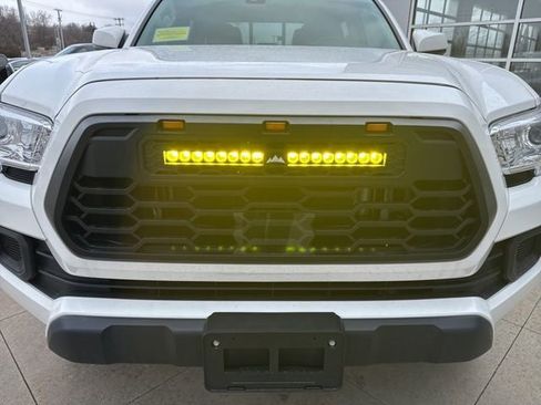 Used 2023 Toyota Tacoma SR AWD/4WD image 32