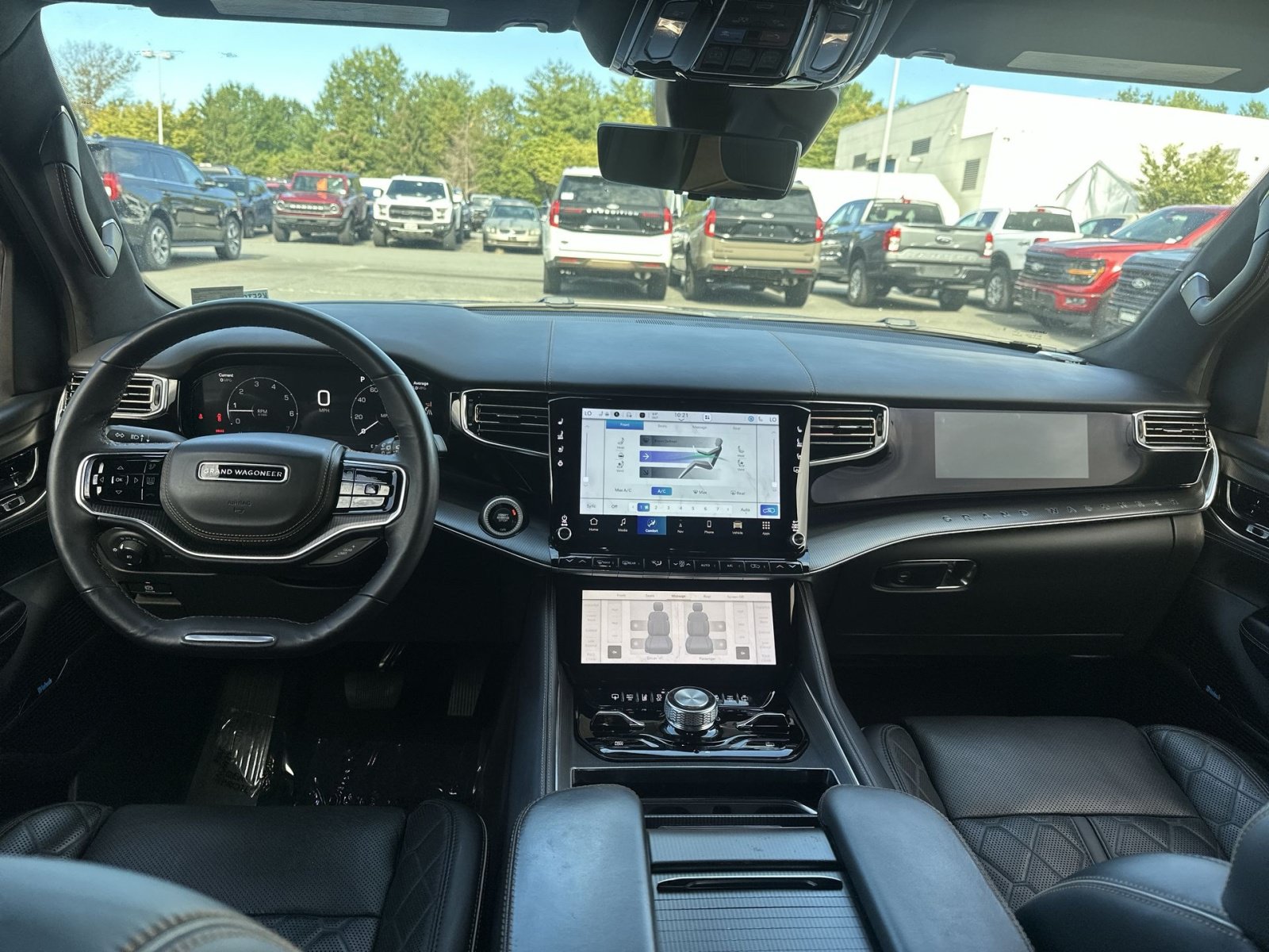 Used 2023 Jeep Grand Wagoneer Series III AWD/4WD image 24