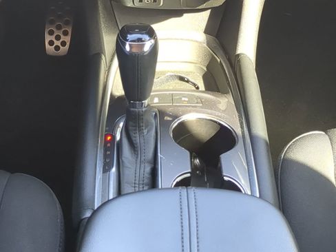 Used 2016 Chevrolet Malibu LT image 16