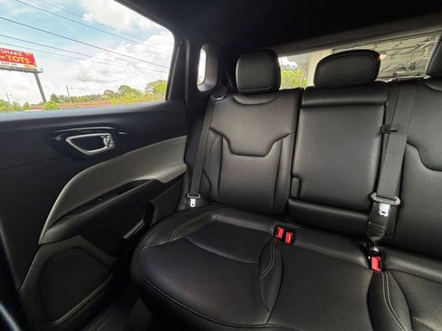 Used 2025 Jeep Compass Limited image 43