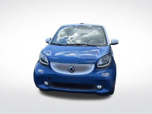 Used 2017 smart fortwo Prime RWD image 2
