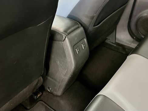 Used 2024 Nissan Kicks SR w/ SR Premium Package FWD image 27