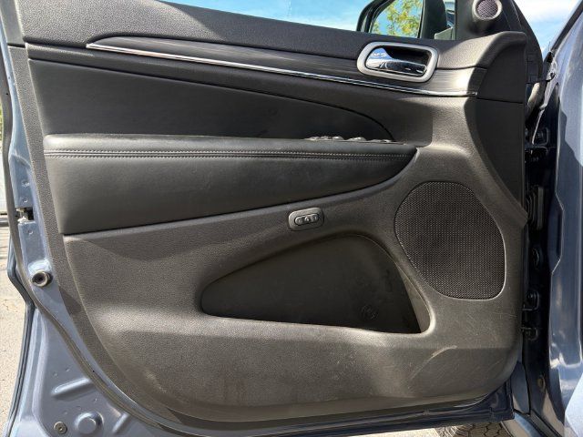 Used 2019 Jeep Grand Cherokee Limited AWD/4WD image 13