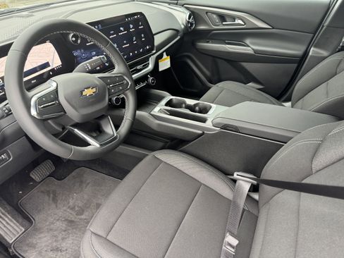 New 2026 Chevrolet Equinox EV LT image 9