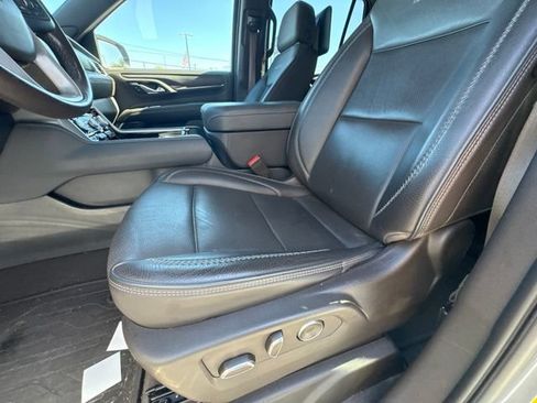 Used 2021 GMC Yukon Denali w/ Denali Premium Package AWD/4WD image 11