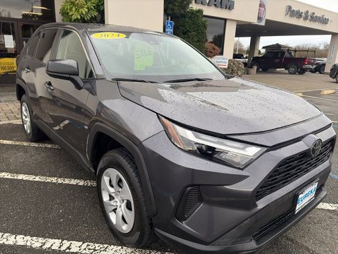 Used 2024 Toyota RAV4 LE image 27