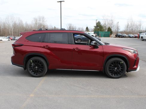 New 2026 Toyota Highlander XSE AWD/4WD image 4
