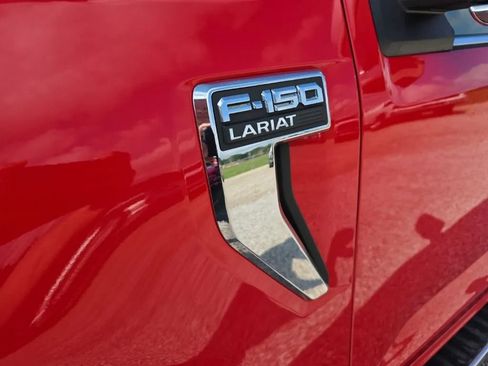 Used 2022 Ford F150 Lariat w/ Equipment Group 502A High AWD/4WD image 9