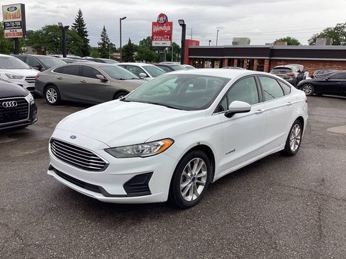 Used 2019 Ford Fusion SE FWD image 6