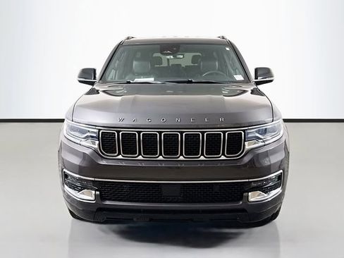 Used 2023 Jeep Wagoneer L 4WD image 2