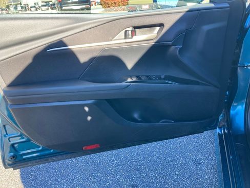 Used 2025 Toyota Camry LE image 12