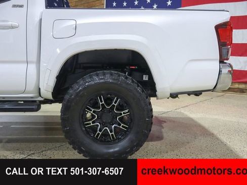 Used 2019 Toyota Tacoma SR5 AWD/4WD image 9