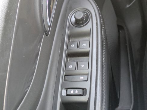 Used 2022 Buick Encore Preferred w/ Safety Package image 21