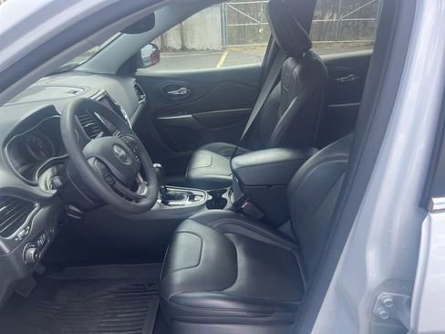 Certified 2022 Jeep Cherokee Limited w/ Elite Package image 15