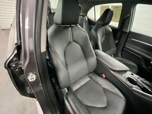 Used 2023 Toyota Camry XSE image 27