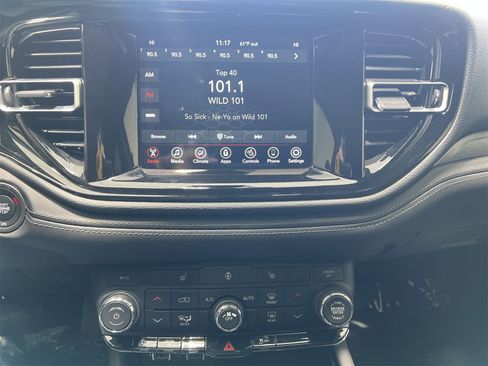Used 2024 Dodge Durango SXT image 16
