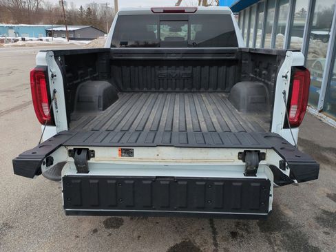 Used 2025 GMC Sierra 1500 SLT w/ SLT Premium Plus Package image 25