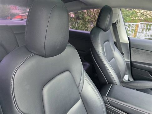 Used 2022 Tesla Model 3 Long Range image 17