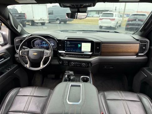 Used 2022 Chevrolet Silverado 1500 High Country w/ High Country Premium Package image 3