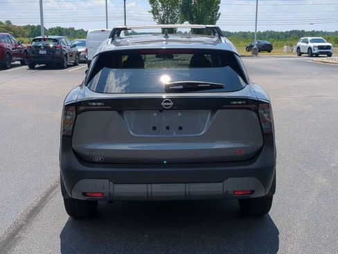 Certified 2025 Nissan Kicks SR FWD image 4