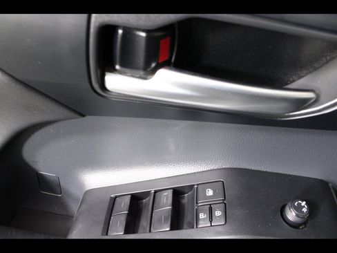 Used 2023 Toyota Highlander XLE AWD/4WD image 19