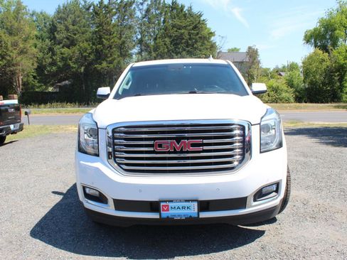 Used 2018 GMC Yukon SLT w/ Premium Edition AWD/4WD image 2
