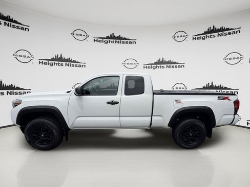 Used 2022 Toyota Tacoma SR w/ SX Package RWD image 3
