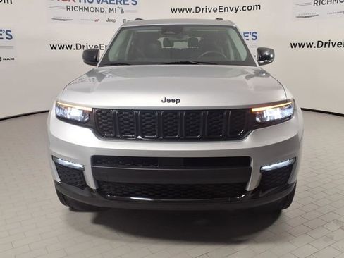 Used 2024 Jeep Grand Cherokee L Limited w/ Black Appearance Package AWD/4WD image 2