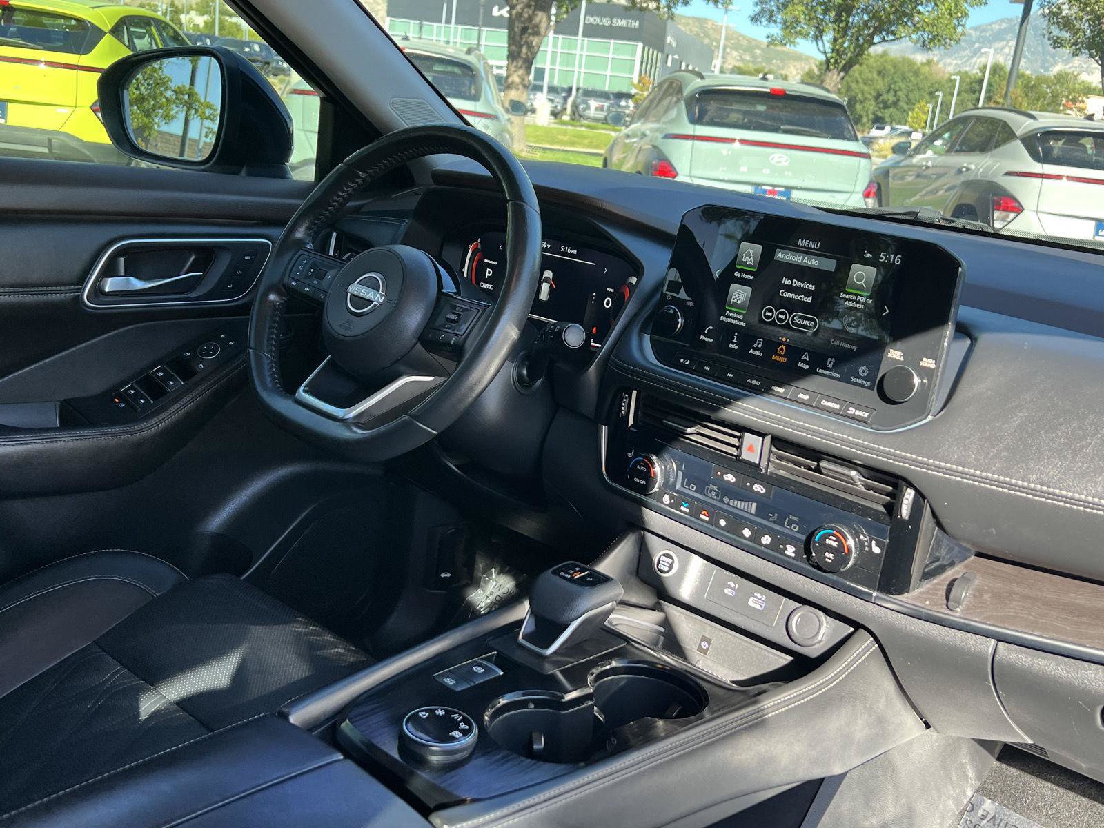 Used 2022 Nissan Rogue Platinum w/ Head-Up Display Package AWD/4WD image 3