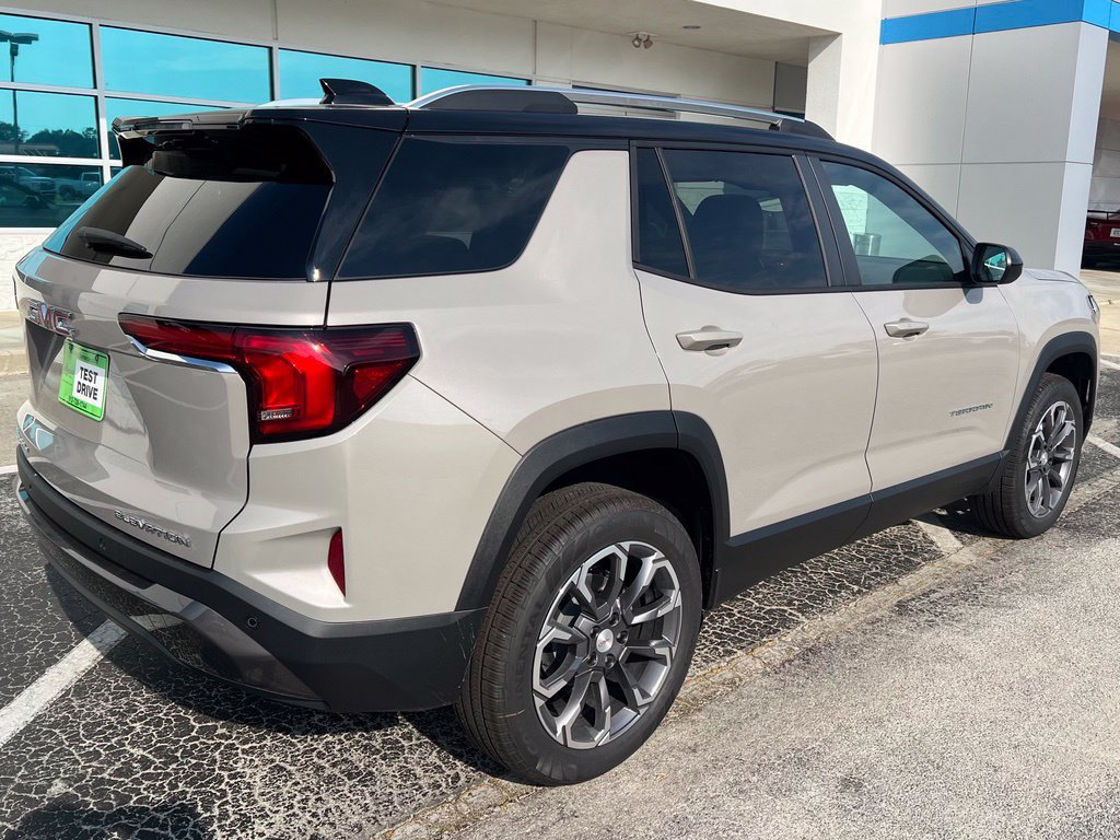 New 2027 GMC Terrain Elevation w/ Elevation Premium Package FWD image 4
