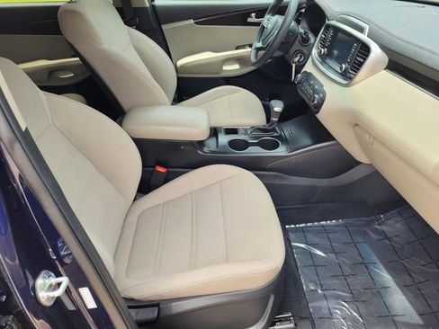 Used 2020 Kia Sorento LX AWD/4WD image 9