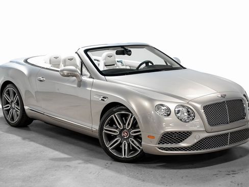 Used 2017 Bentley Continental GT image 3