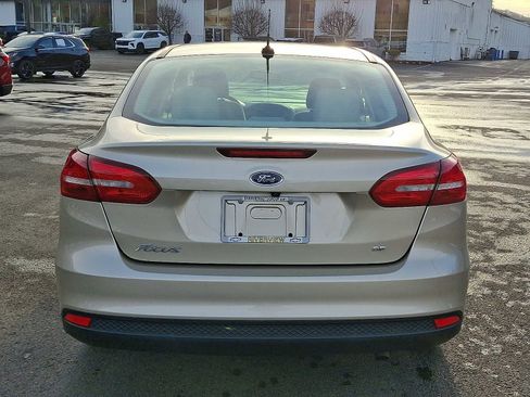 Used 2017 Ford Focus SE image 5