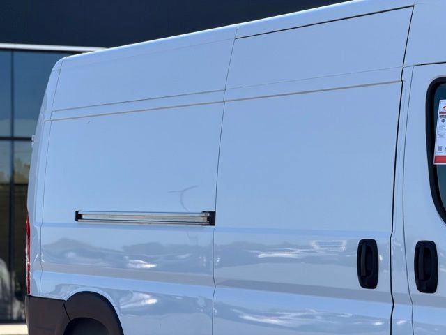 Used 2024 RAM ProMaster 2500 w/ Convenience Group FWD image 6