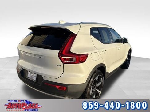 Used 2021 Volvo XC40 T4 Momentum w/ Protection Package Premier FWD image 2