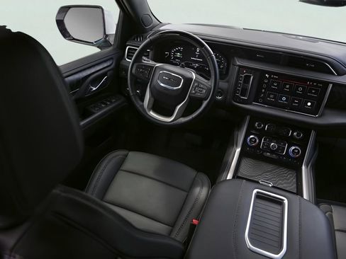 Used 2024 GMC Yukon Denali w/ Denali Reserve Package AWD/4WD image 10