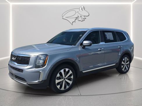 Used 2022 Kia Telluride EX w/ EX Premium Package AWD/4WD image 2