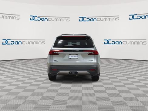Used 2024 Toyota Grand Highlander AWD image 7