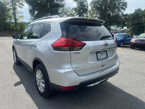 Used 2017 Nissan Rogue SV AWD/4WD image 5