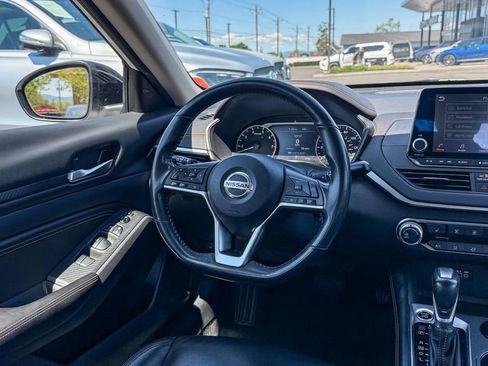 Used 2022 Nissan Altima 2.5 SR w/ Midnight Edition Package FWD image 15