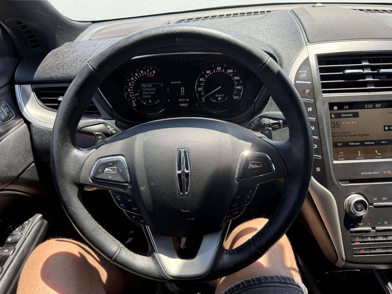 Used 2017 Lincoln MKC Premiere FWD image 16