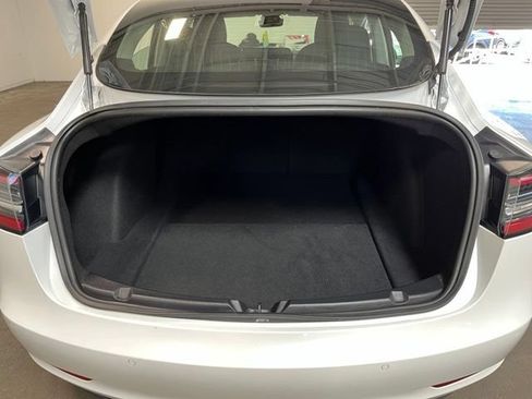 Used 2018 Tesla Model 3 Long Range RWD image 16